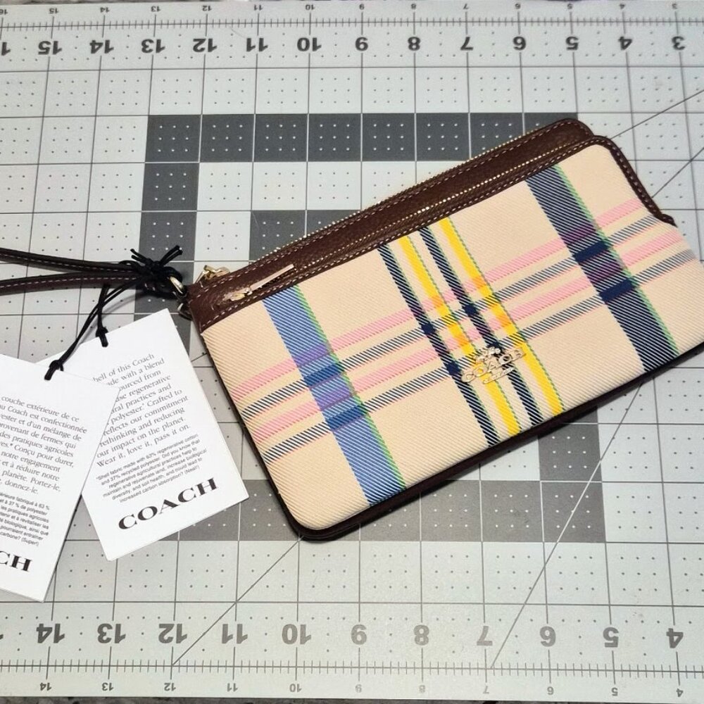 Coach Double Zip Wallet Plaid Canvas Leather CBO26 - 𝐒𝐨𝐥𝐝 𝐎𝐮𝐭!
